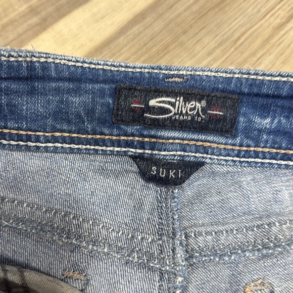Silver jeans Suki Bermuda Distressed Denim Women Shorts size 27 - Picture 5 of 9